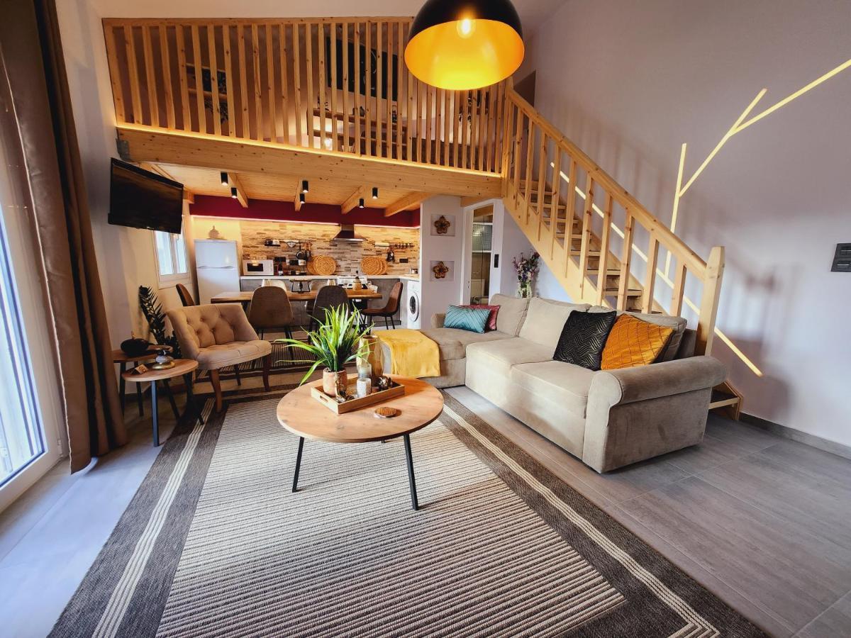 Luxury Loft Apartment Yiota Patras Exterior foto